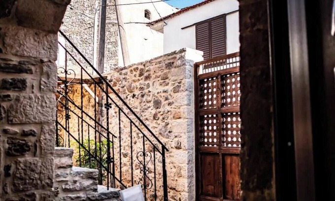 Kouroutai House | Holiday Home 'Kalykas' with Mountain View, Wi-Fi and Air Conditioning