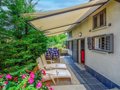 Opric House | Holiday Home Karolina by Interhome