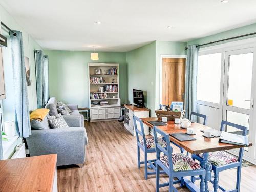 Liskeard House | Holiday Home Kingfishers Haven by Interhome