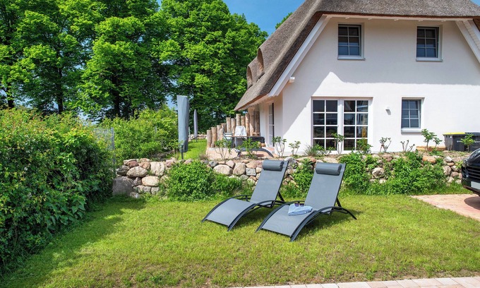 Am Salzhaff House | Holiday home 'KiteZeit' - Baltic Sea paradise for families & groups of up to 6 people