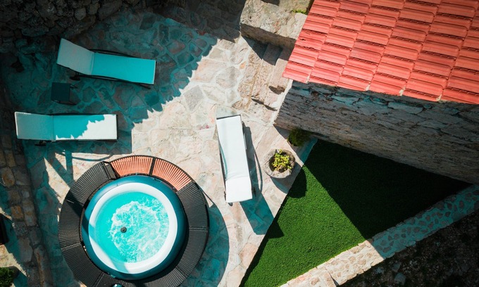 Stravca House | HOLIDAY HOME KONAVLE