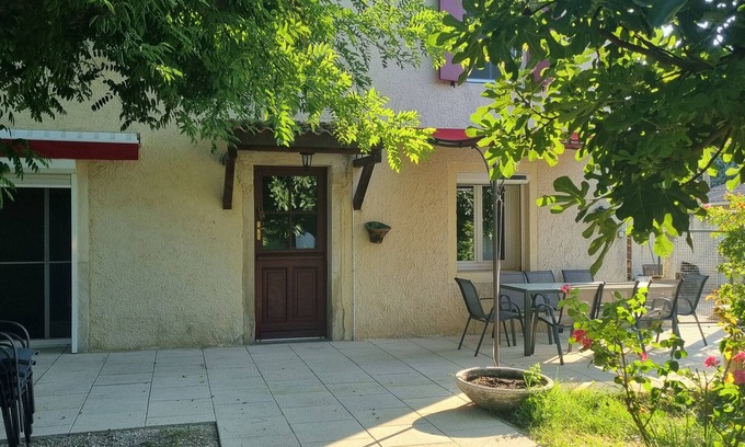 Valreas House | Holiday Home 'L'Oustau De Maître Potager' with Private Terrace, Private Garden and Wi-Fi