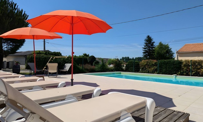 Verrieres House | Holiday Home 'La Bonne Chauffe-Col De Cygne' with Shared Pool, Private Terrace and Wi-Fi
