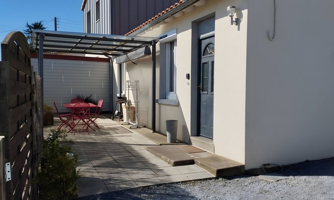 Oree d'Anjou House | Holiday Home 'La Hutière, Près D'ancenis' with Private Terrace and Wi-Fi