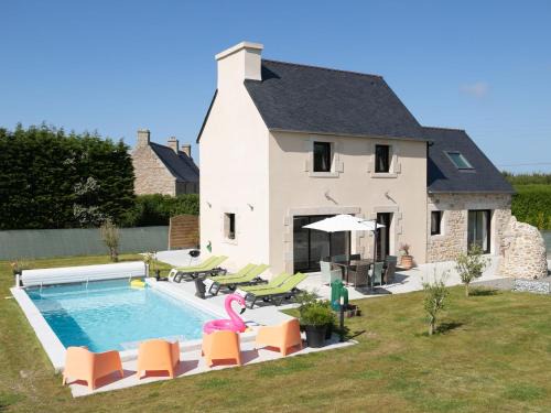 Kerlouan House | Holiday Home La Maison de Parrain by Interhome