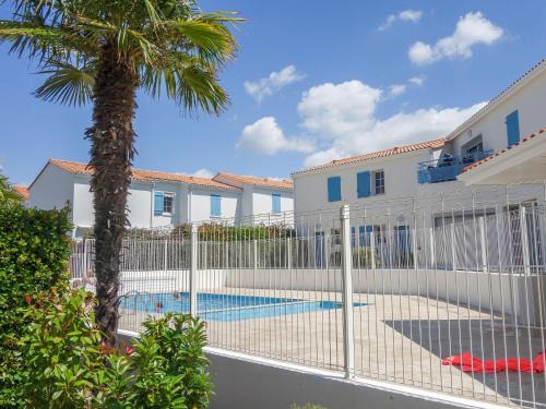 Vaux-sur-Mer House | Holiday Home Les Jardins d'Agathe by Interhome