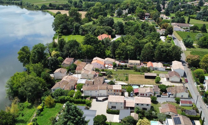 Libourne House | Holiday Home 'Libourne 2 Chambres' with Private Terrace, Private Garden and Wi-Fi