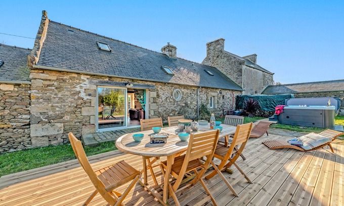 Saint-Mathieu House | Holiday Home 'Longère De Charme - Garden and Spa' with Private Terrace, Private Garden and Wi-Fi
