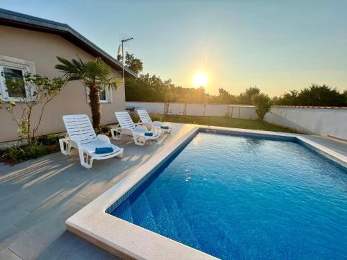 Orbanici House | Holiday Home Luca