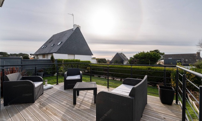 Guidel-Plages House | Holiday Home 'Maison Guidel Plage' with Sea View, Private Terrace and Wi-Fi