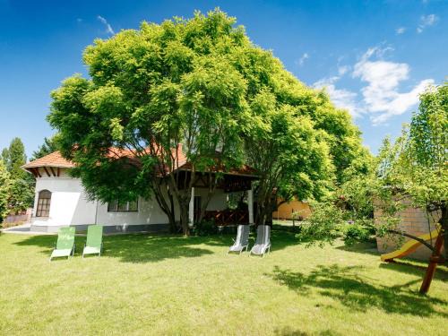 Balatonboglar House | Holiday Home Marian by Interhome