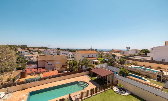 Cunit House | Holiday Home 'Marti' with Sea View, Wi-Fi and Air Conditioning
