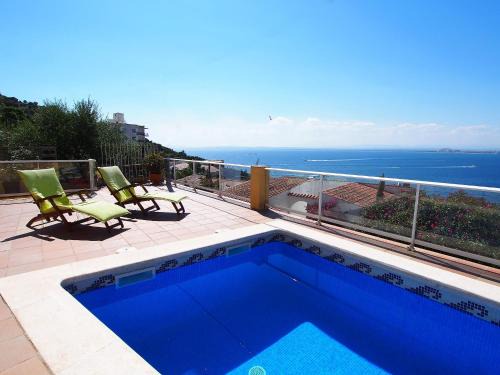 Almadraba-Canyelles House | Holiday Home Mila i Fontanals by Interhome
