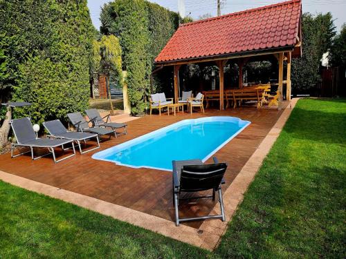 Kolczewo House | Holiday Home near Baltic Sea and Lake Kolczewo, cleaning included