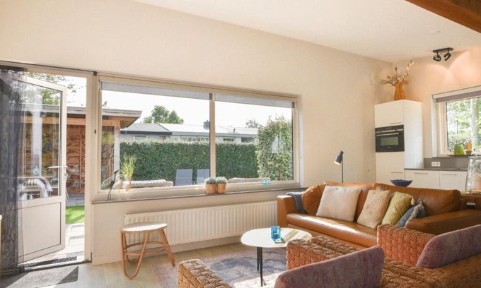 Kamperland House | Holiday Home near Beach with Garden