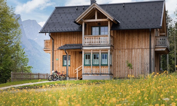 Grundlsee House | Holiday home near Grundlsee with sauna