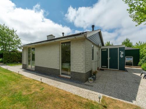 Petten House | Holiday Home near Petten Beach with Pool