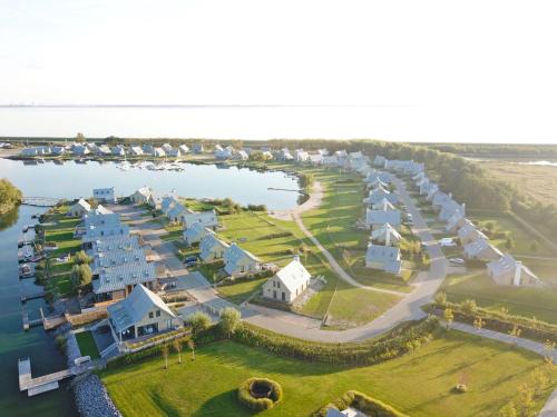 Tholen House | Holiday Home Oesterdam Resort by Interhome