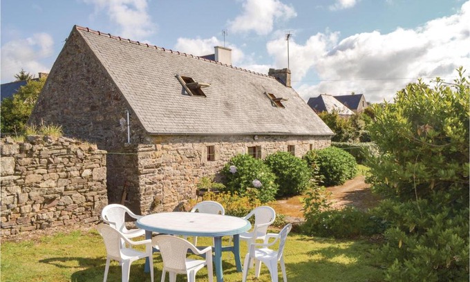 Plozevet House | Holiday Home Plozevet 59