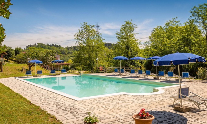 Fauglia House | Holiday Home 'Poggio4' with Shared Pool, Private Terrace and Wi-Fi