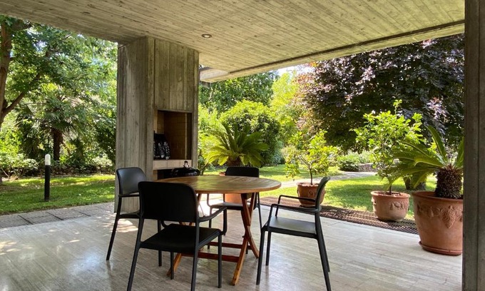 Iseo Apartment | Holiday home Punta D'Oro with garden, parking place and lake access at 300 m