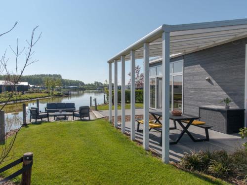 Wemeldinge House | Holiday Home Ruisweg 38 by Interhome