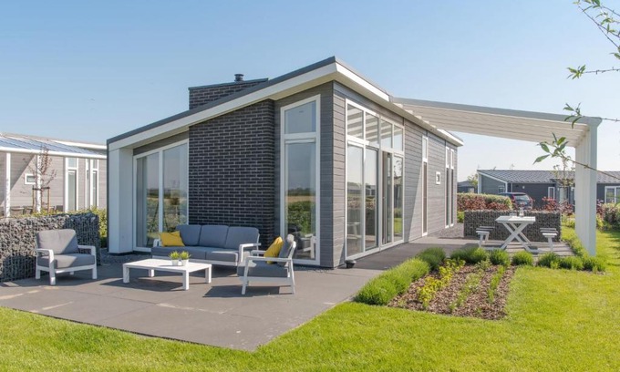Wemeldinge House | Holiday Home Ruisweg 39 by Interhome