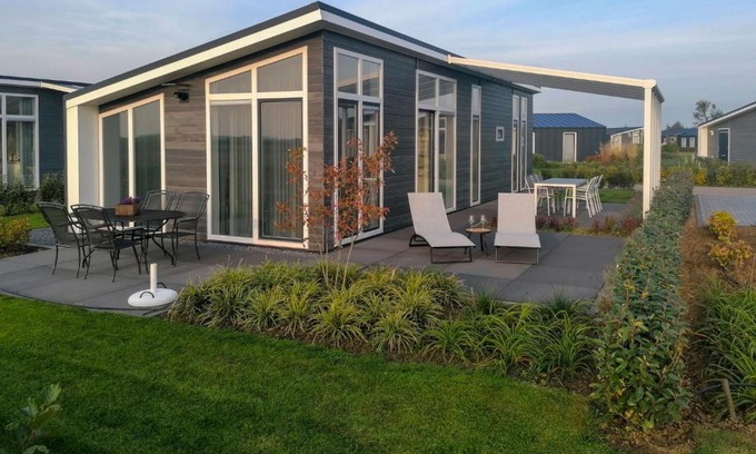 Wemeldinge House | Holiday Home Ruisweg 45 by Interhome