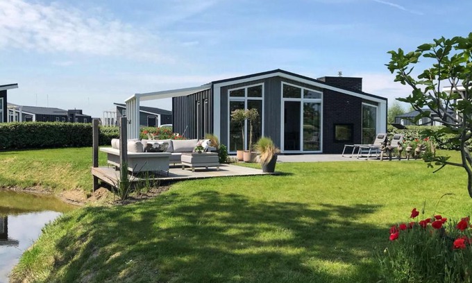 Wemeldinge House | Holiday Home Ruisweg 89 by Interhome