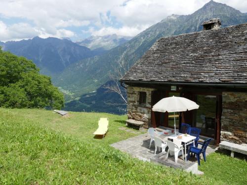 Acquarossa House | Holiday Home Rustico Tecc du Martin by Interhome
