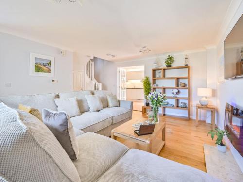 Charlestown House | Holiday Home Sea Breeze by Interhome