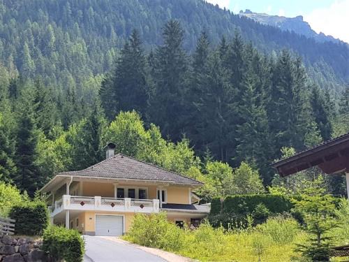 Untertauern House | Holiday Home Steindlwald by Interhome