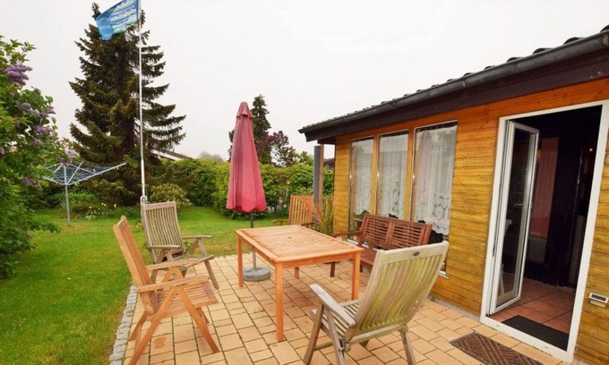Hohenfelde House | Holiday Home "Strandhaus Beatrice" with Garden, Terrace & Wi-Fi