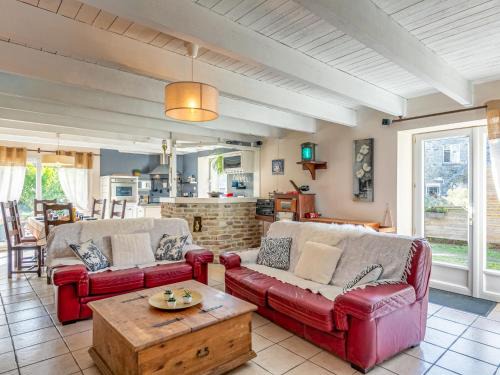 Saint-Fregant House | Holiday Home Ti Bonheur by Interhome