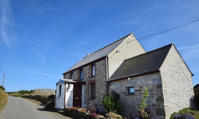St Davids House | Holiday Home Trefin by Interhome