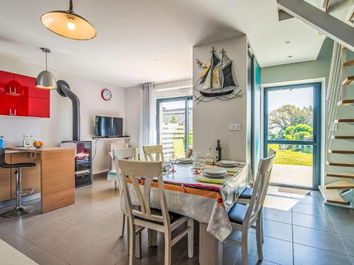 Plouescat House | Holiday Home Ty Angèle by Interhome