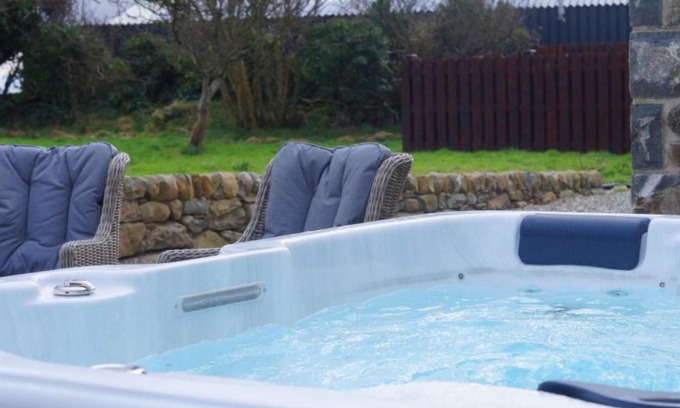 Talybont House | Holiday Home Tyn Liam by Interhome