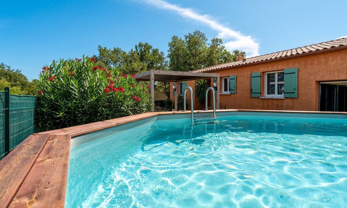 Mejannes-le-Clap House | Holiday Home 'Villa' with Private Pool, Wi-Fi and Air Conditioning