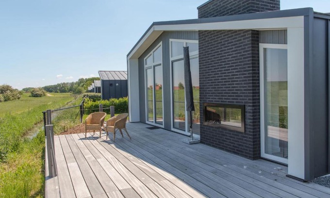 Wemeldinge House | Holiday Home Vakantiehuis Ruisweg 59 by Interhome