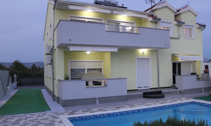 Brodarica House | Holiday home Villa Anny