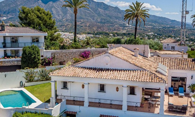 Nueva Andalucia House | Holiday Home Villa Consuelo by Interhome