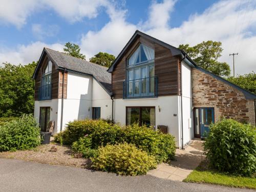 Carnon Downs House | Holiday Home Villa Gallery by Interhome