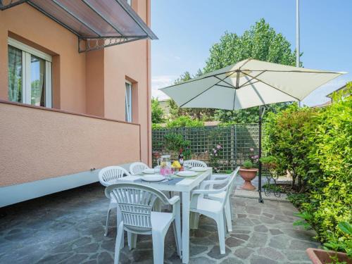 Viareggio House | Holiday Home Villa Margherita by Interhome