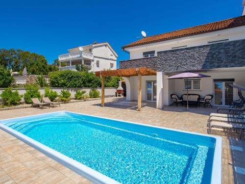 Pinezici House | Holiday Home Villa Mira by Interhome