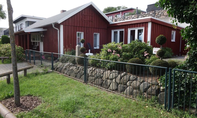Muritz House | Holiday Home 'Waren An Der Müritz' with Lake View, Private Terrace and Wi-Fi