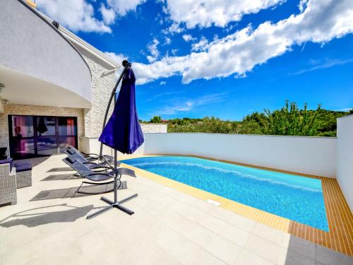 Tribunj House | Holiday Home West by Interhome