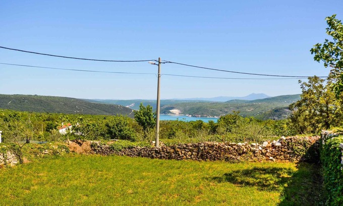 Rakalj House | Holiday home with barbecue facilities