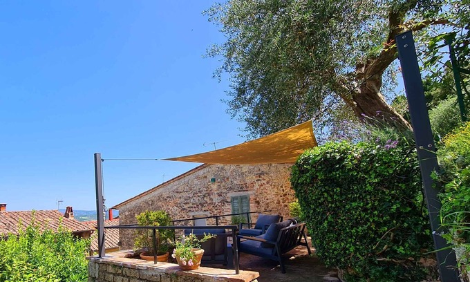 Cetona House | Holiday home with garden