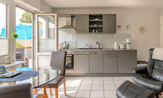 Zentrum House | Holiday home with heating and terrace