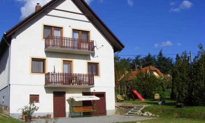 Cserszegtomaj House | Holiday home with air conditioning and garden
